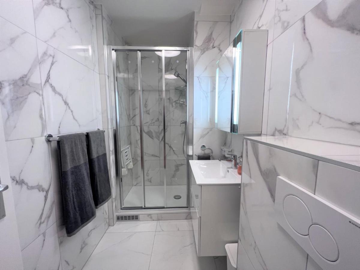 Magnifique Studio, Rue Rousseau * Ginebra